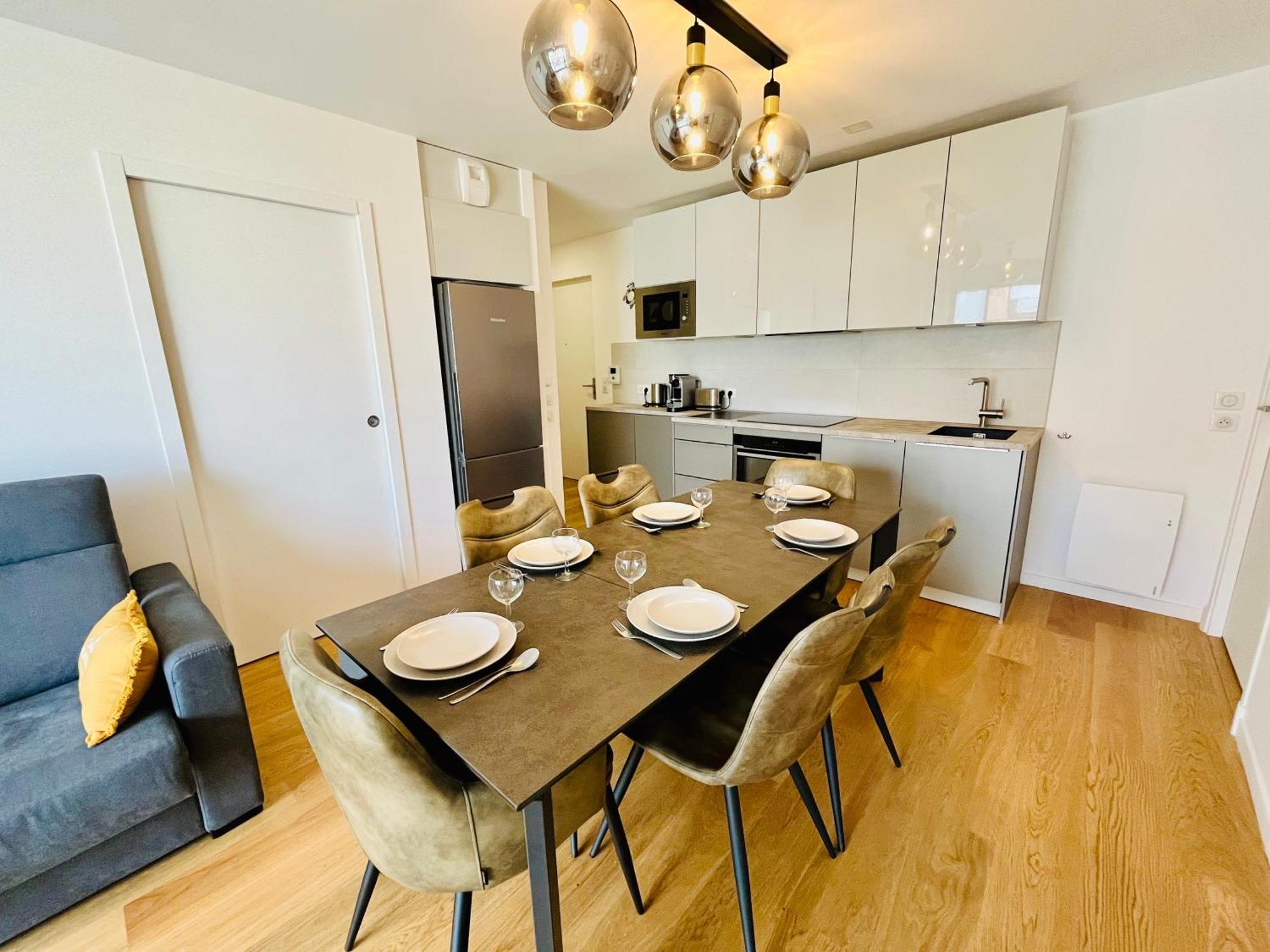 Апартаменти Sejour Authentique - Balcon, Parking & Wifi Ultra-Rapide Довіль Екстер'єр фото