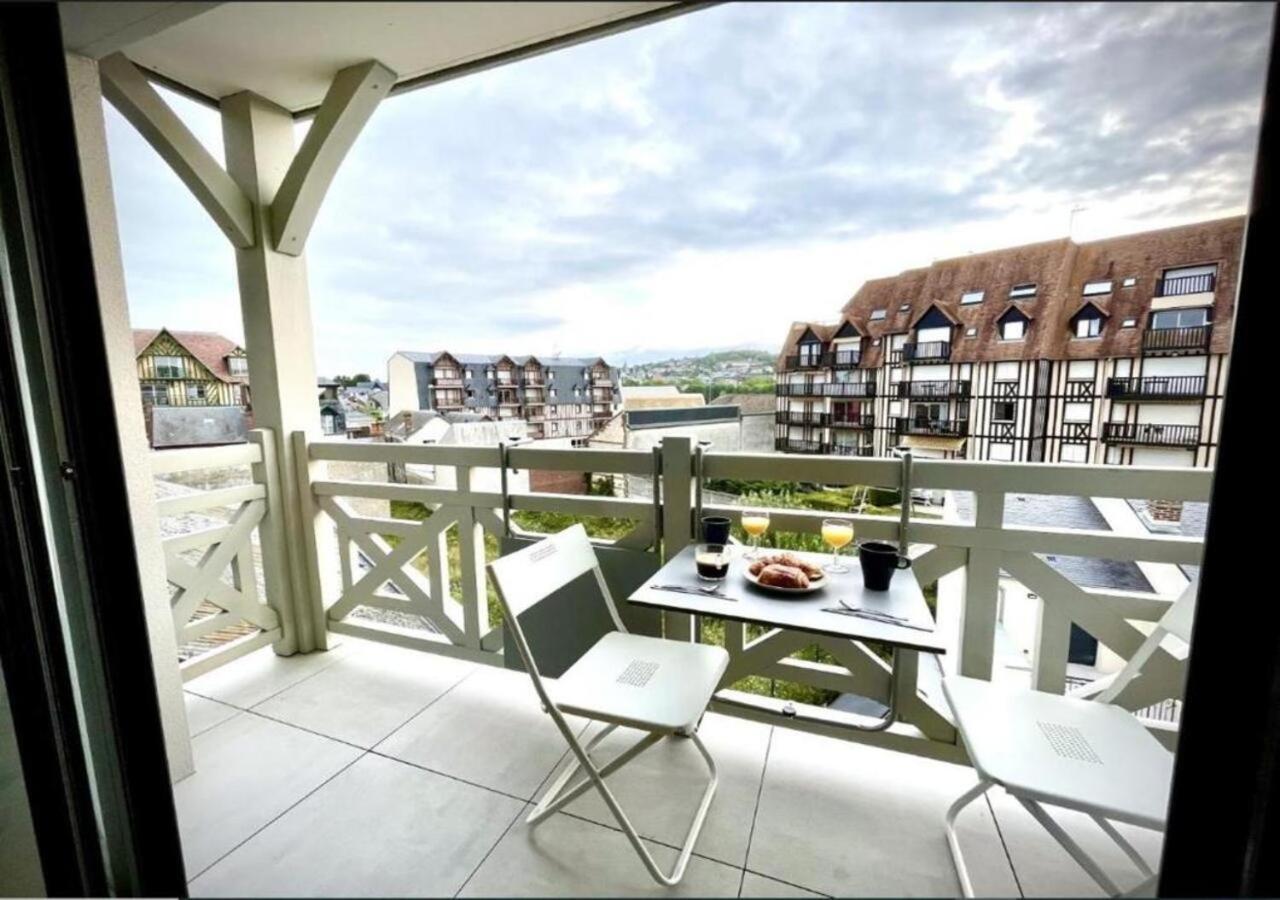 Апартаменти Sejour Authentique - Balcon, Parking & Wifi Ultra-Rapide Довіль Екстер'єр фото